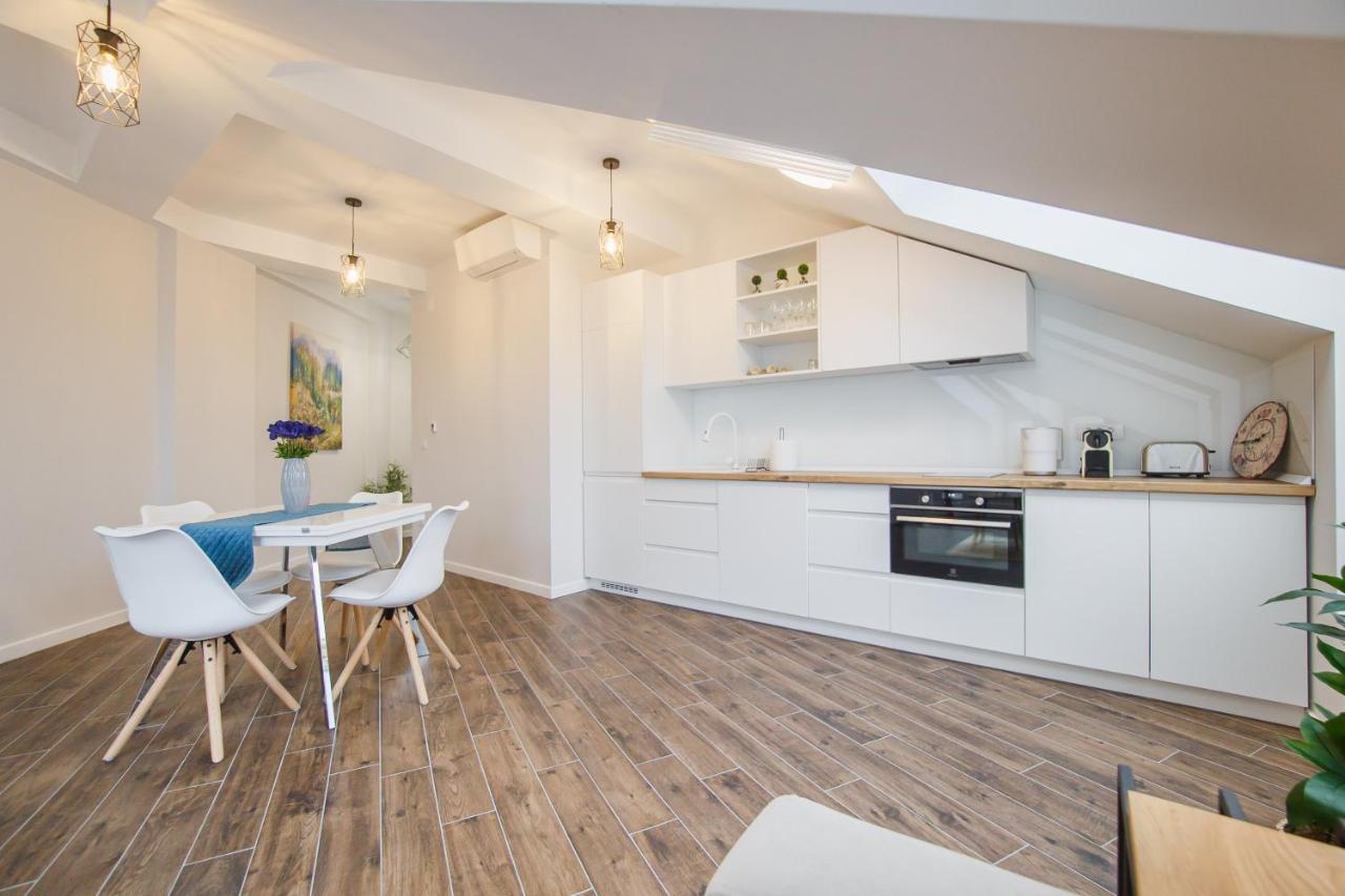 Skylight Loft Near City Center Oradea Exterior foto